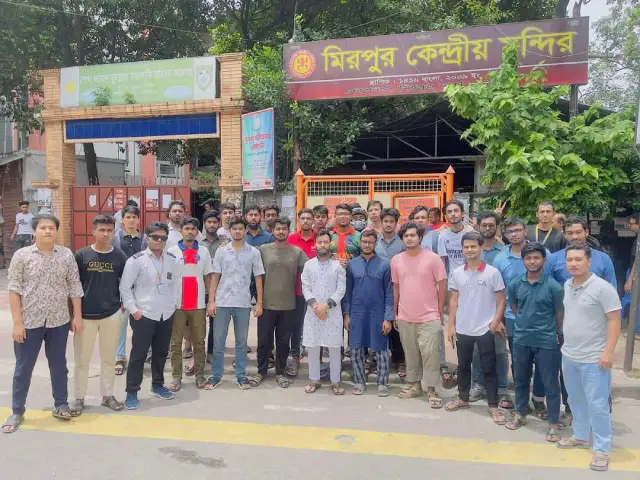 Volunteers preventing attacks on Bangladeshi Hindus and minority repression in Bangladesh